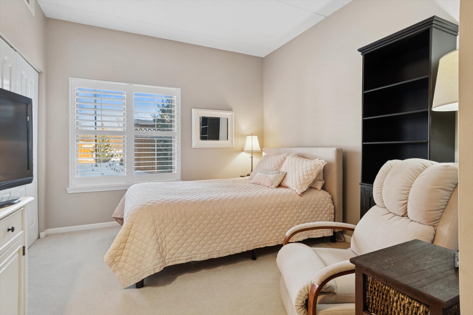 855 E 22ND Street #104, Lombard, IL 60148