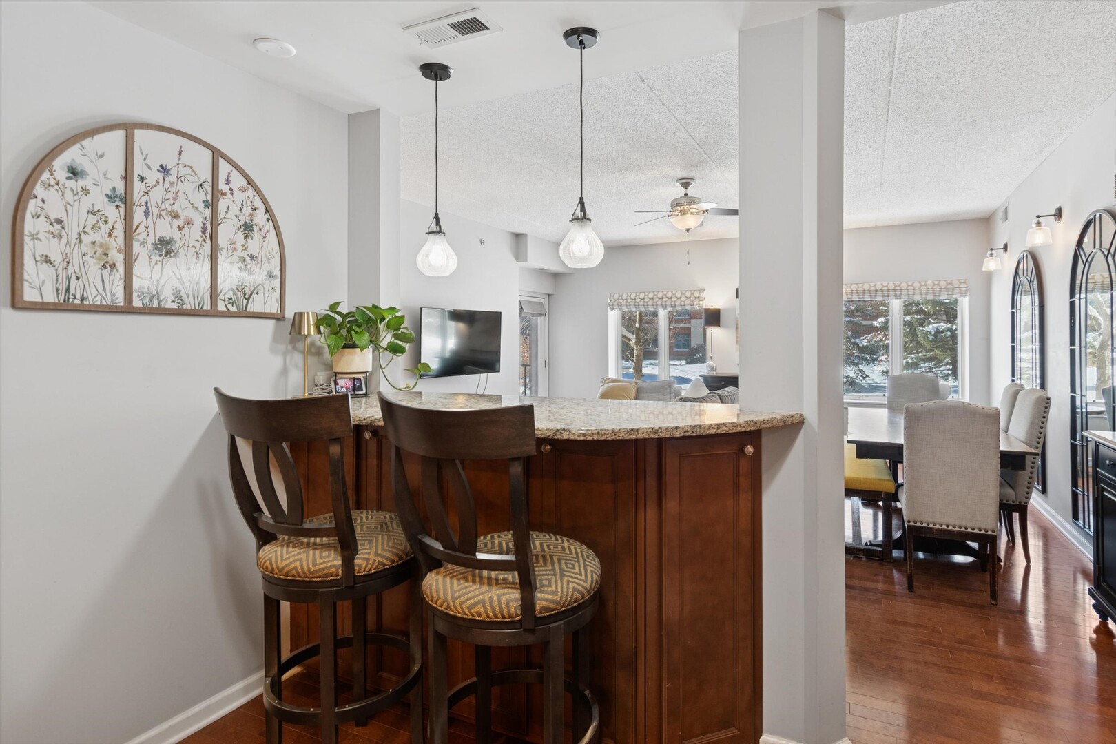 855 E 22ND Street #104, Lombard, IL 60148