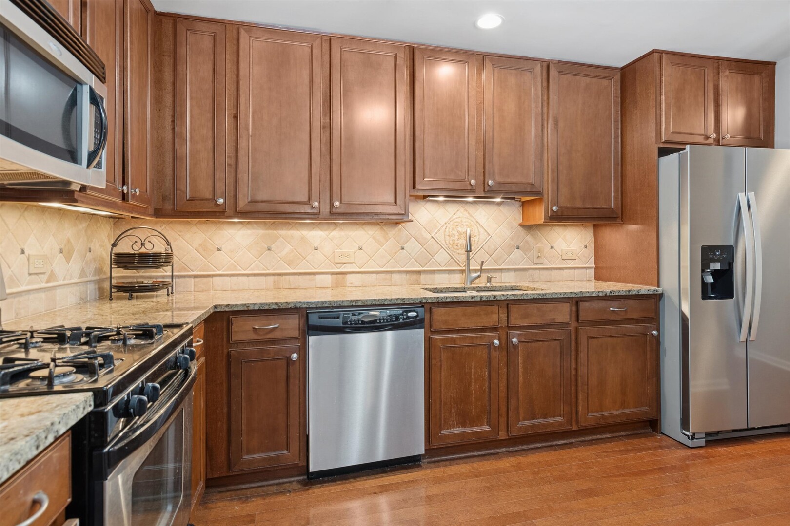 855 E 22ND Street #104, Lombard, IL 60148