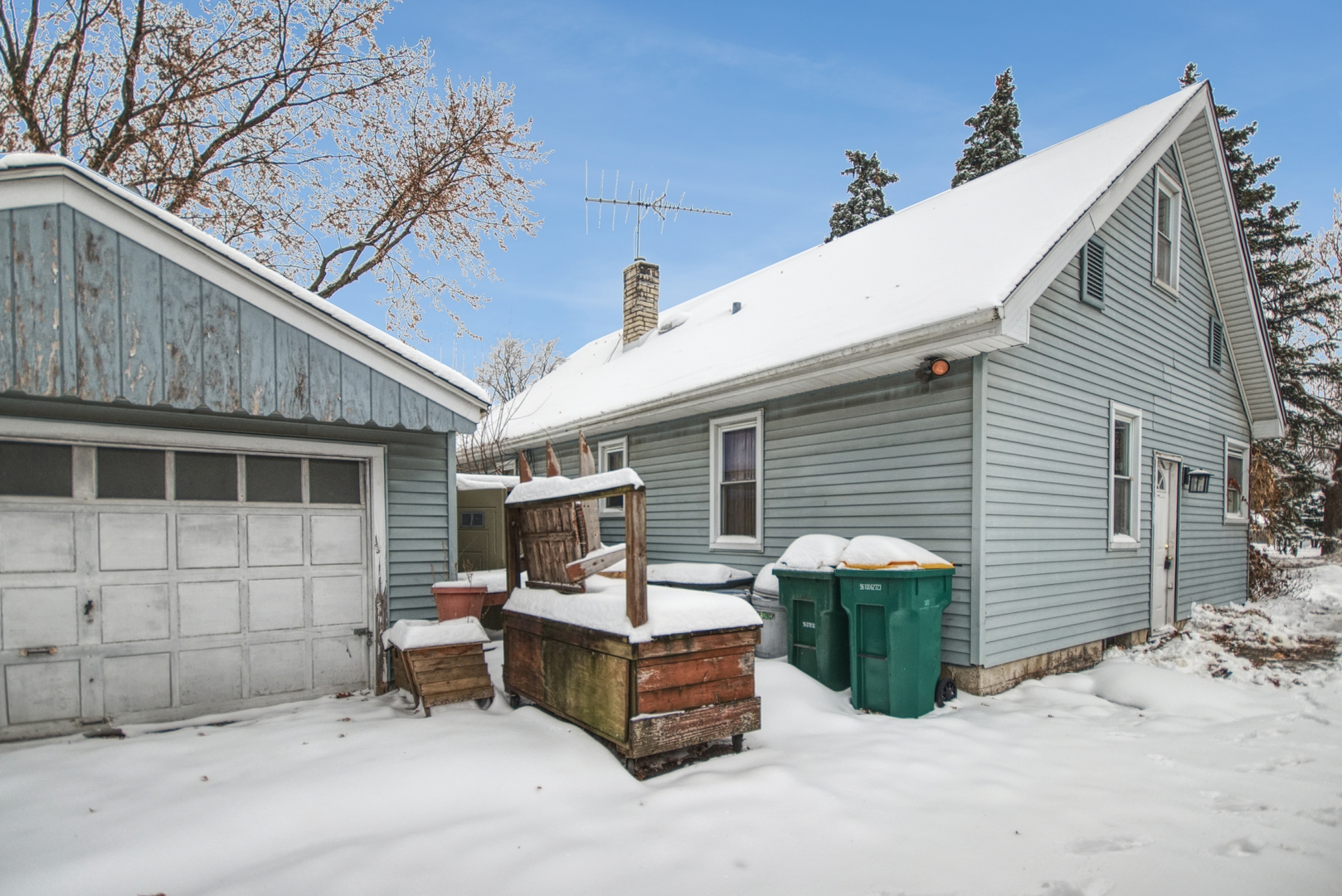 1512 Glenwood Avenue, Joliet, IL 60435