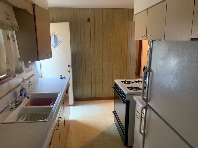 12613 S Marshfield Avenue, Calumet Park, IL 60827