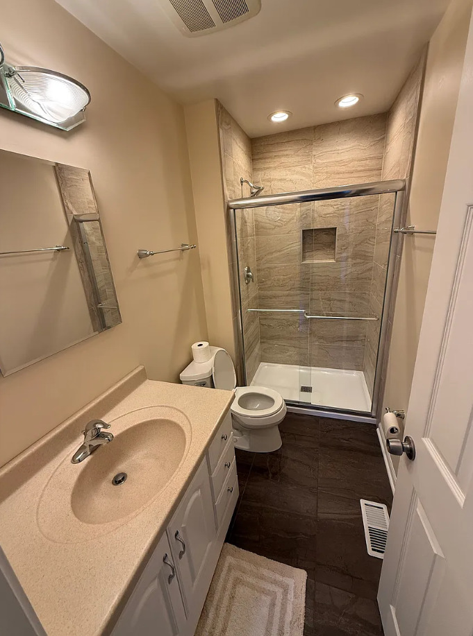 2950 NORTHAMPTON Drive #B1, Rolling Meadows, IL 60008