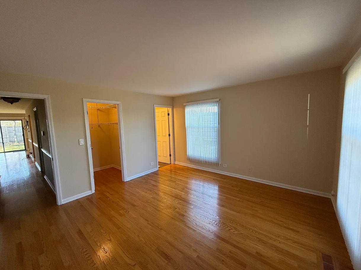 2950 NORTHAMPTON Drive #B1, Rolling Meadows, IL 60008