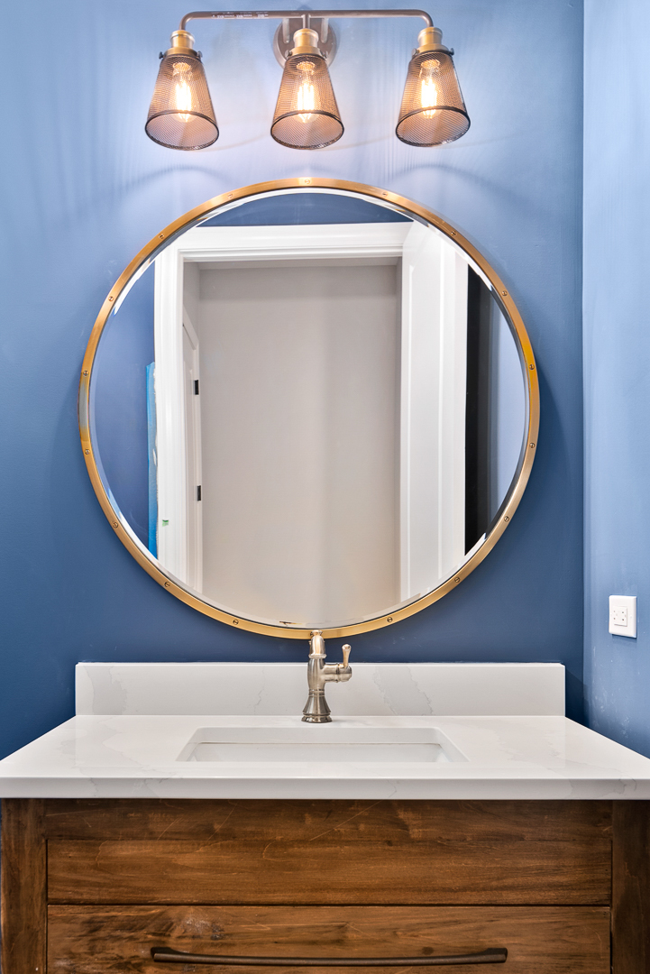 660 N Eagle Street, Naperville, IL 60563