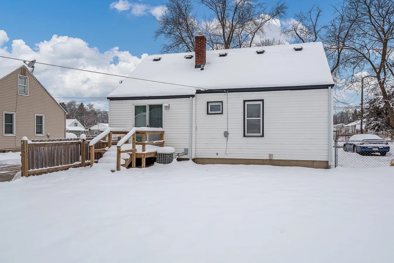 1003 E Hosmer Street, Loves Park, IL 61111