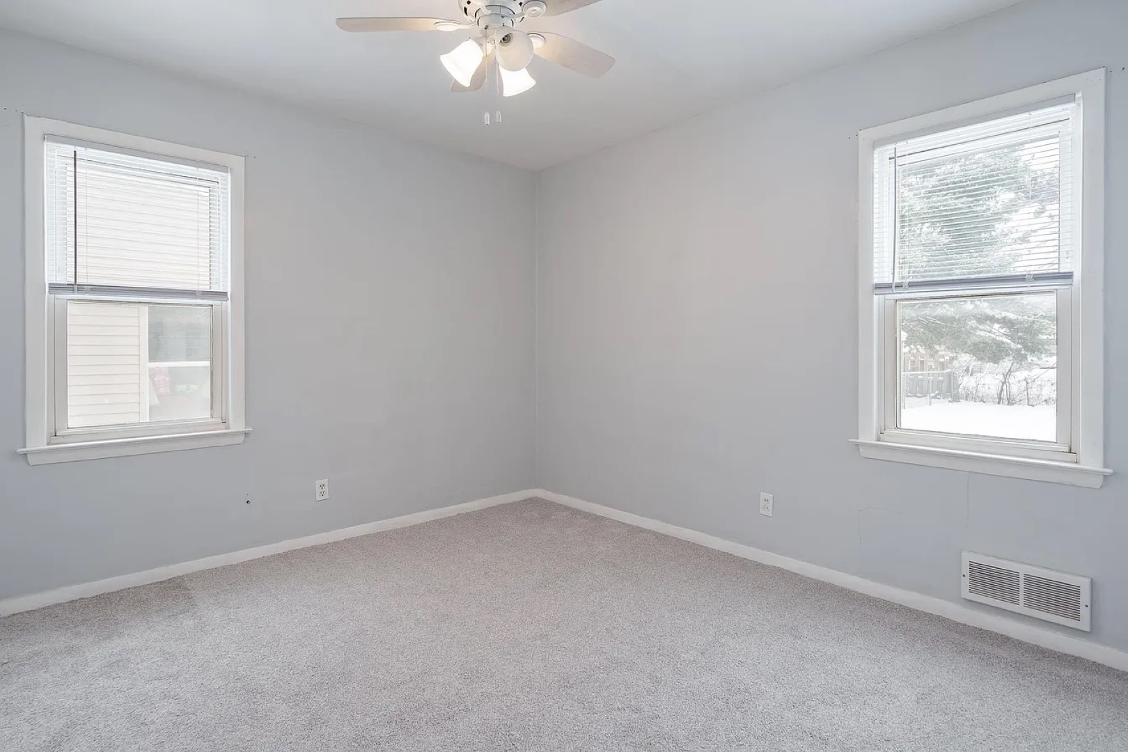 1003 E Hosmer Street, Loves Park, IL 61111