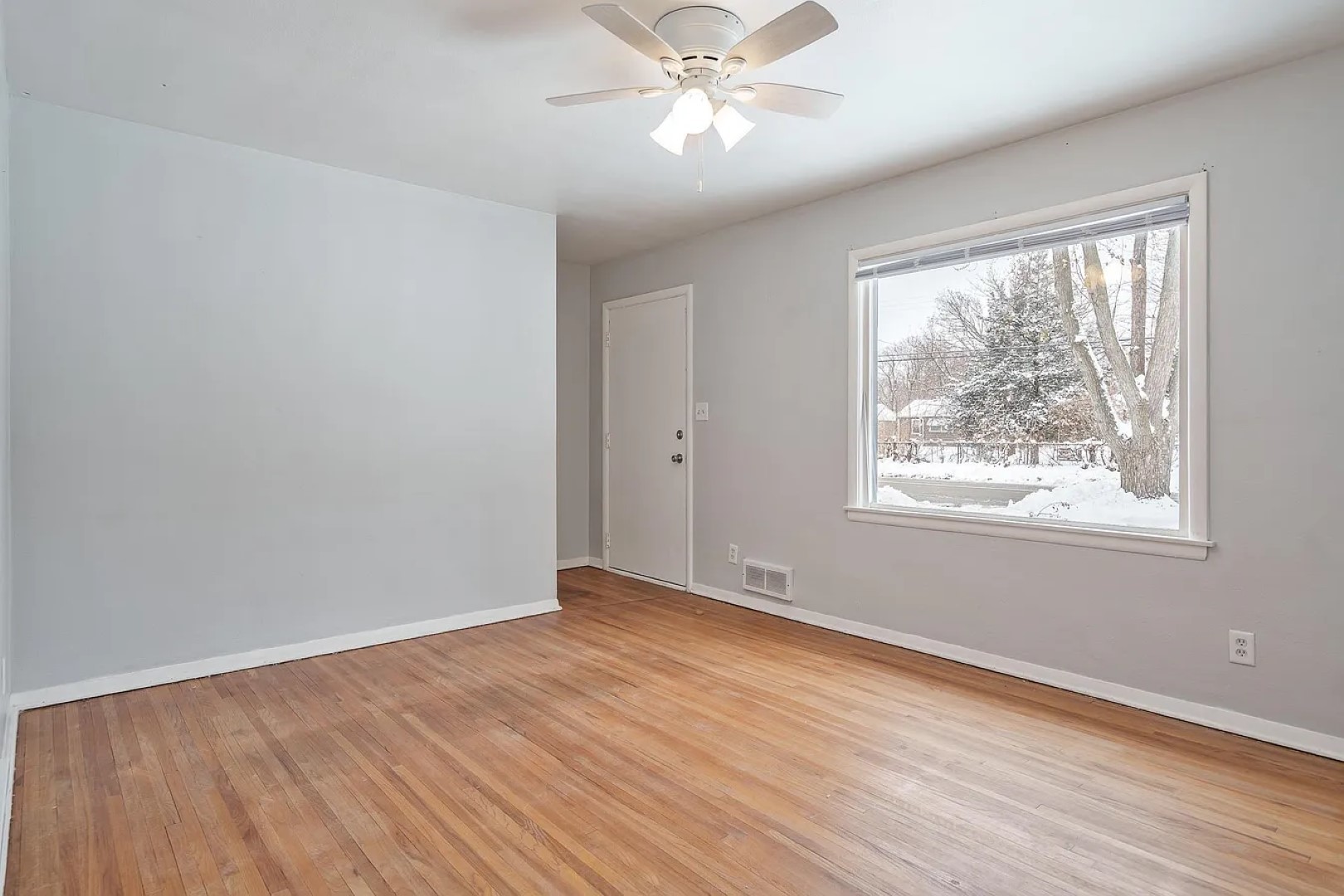 1003 E Hosmer Street, Loves Park, IL 61111