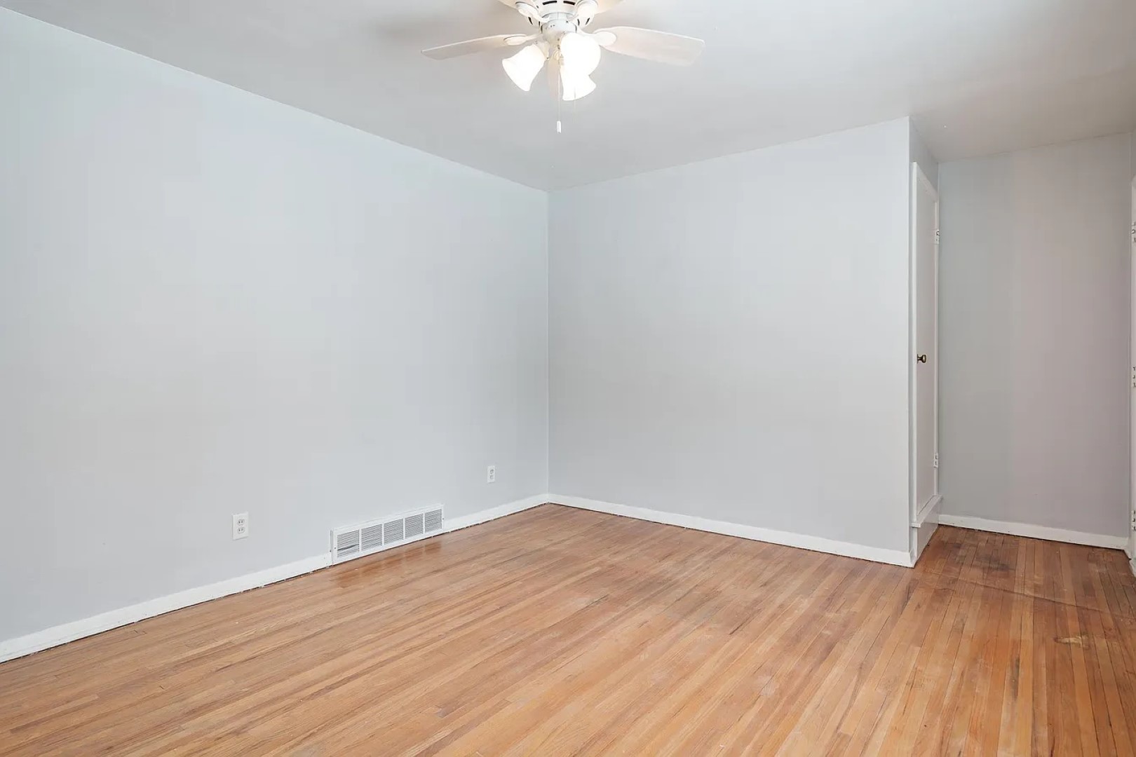 1003 E Hosmer Street, Loves Park, IL 61111