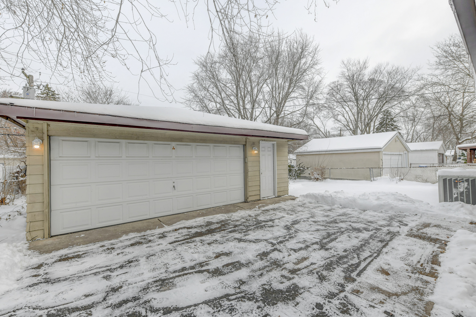 2059 216th Street, Sauk Village, IL 60411