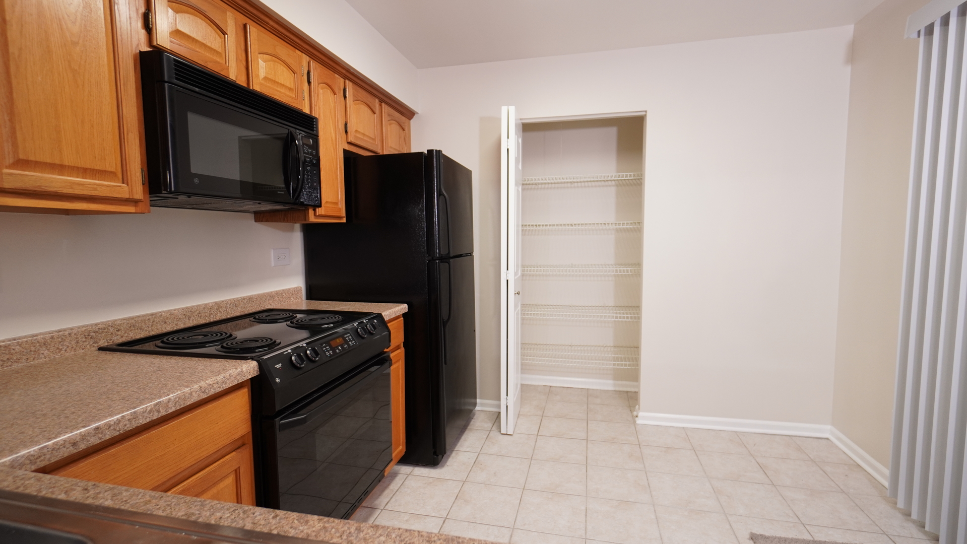 123 Willow Brook Court #3, Schaumburg, IL 60195