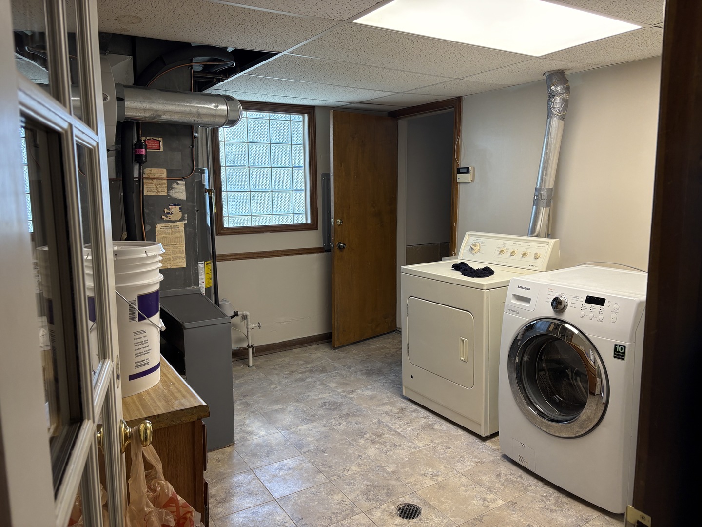 1814 Holly Avenue, Darien, IL 60561