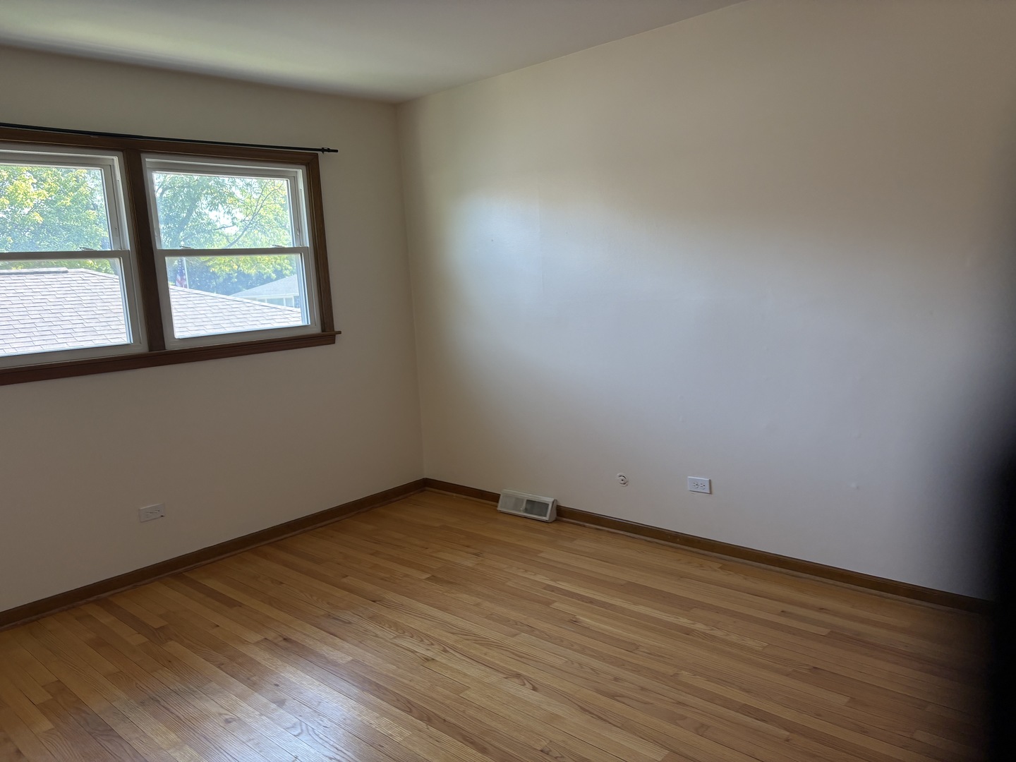 1814 Holly Avenue, Darien, IL 60561