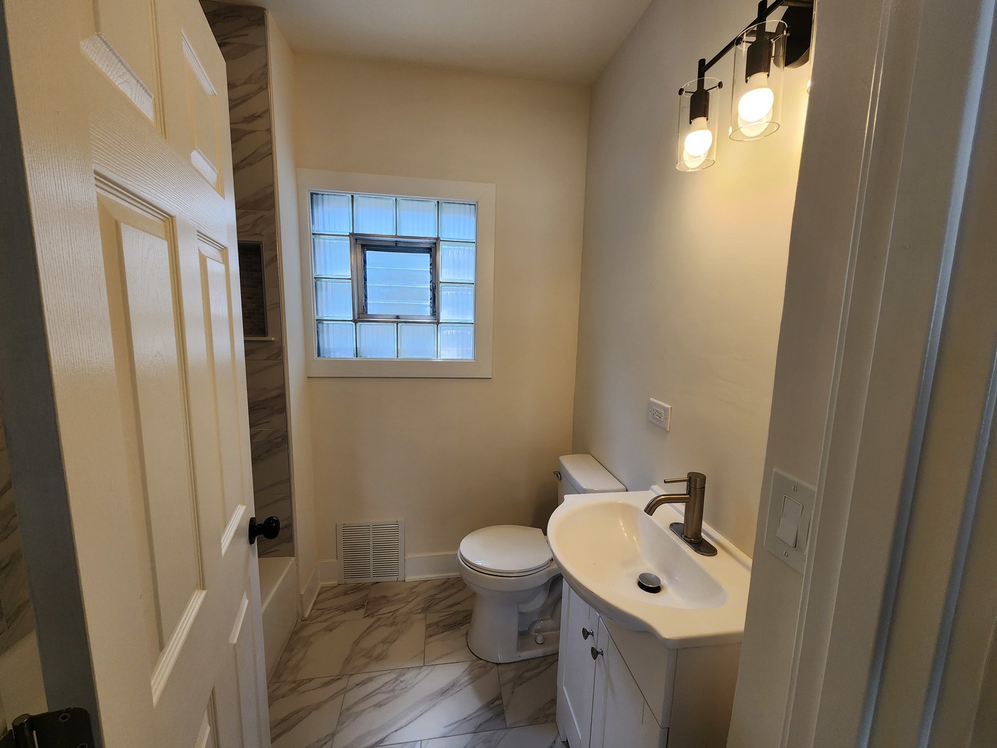 12416 S Carpenter Street, Calumet Park, IL 60827