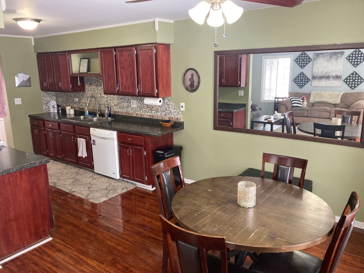 522 Lowell Drive, South Elgin, IL 60177