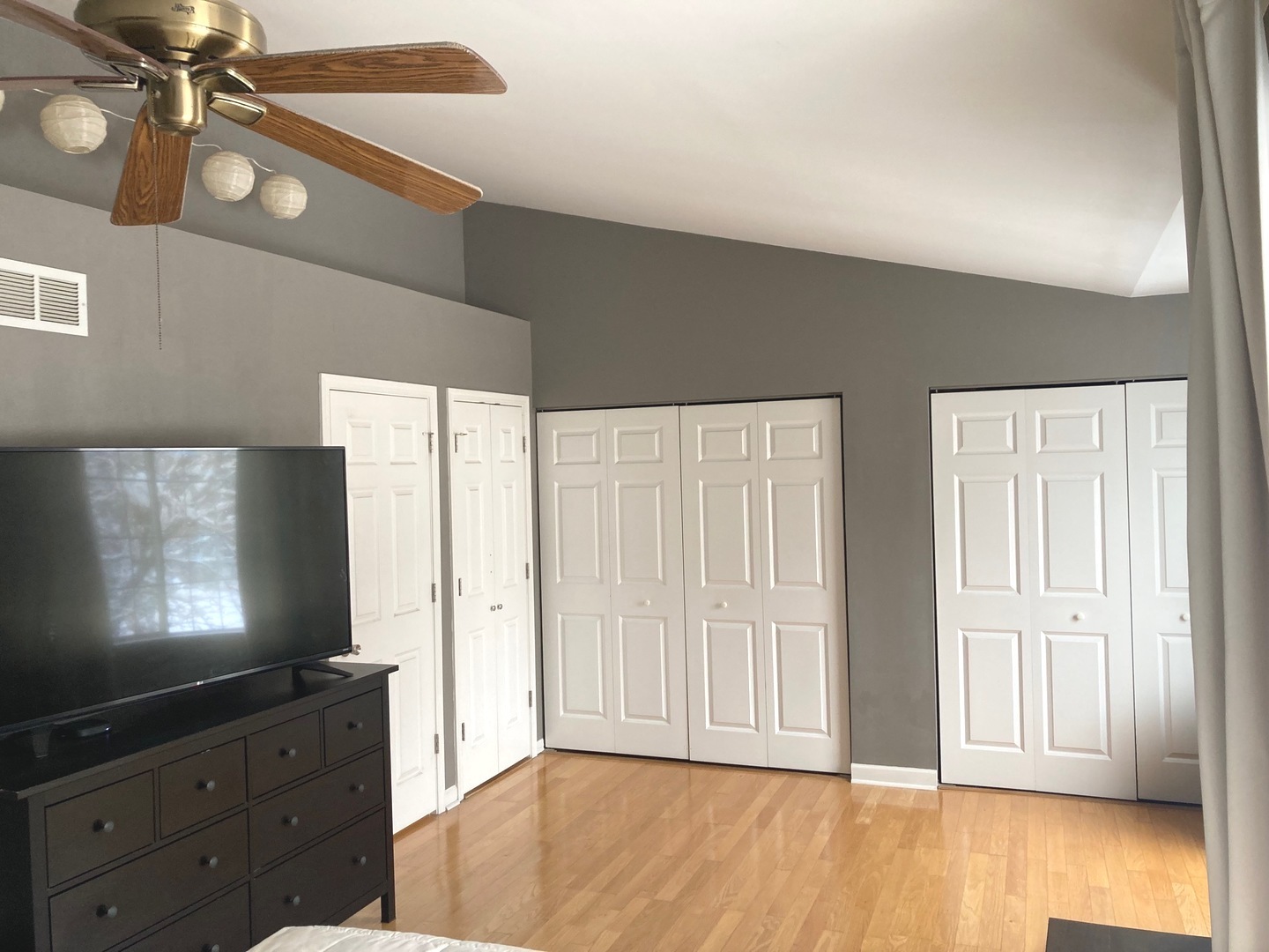 522 Lowell Drive, South Elgin, IL 60177