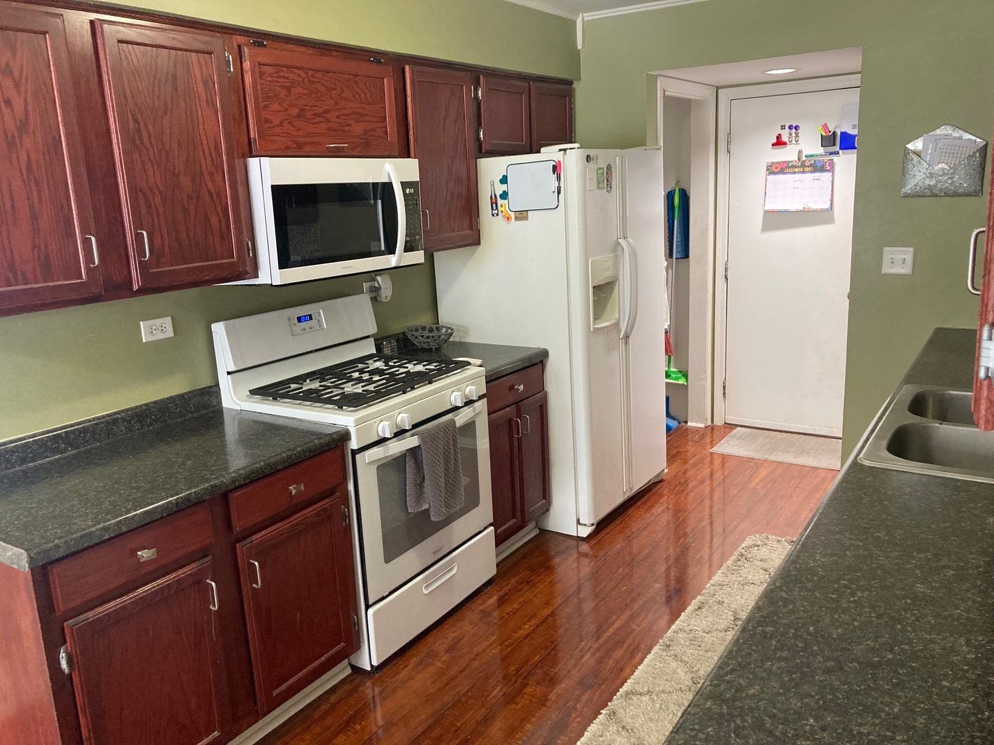 522 Lowell Drive, South Elgin, IL 60177