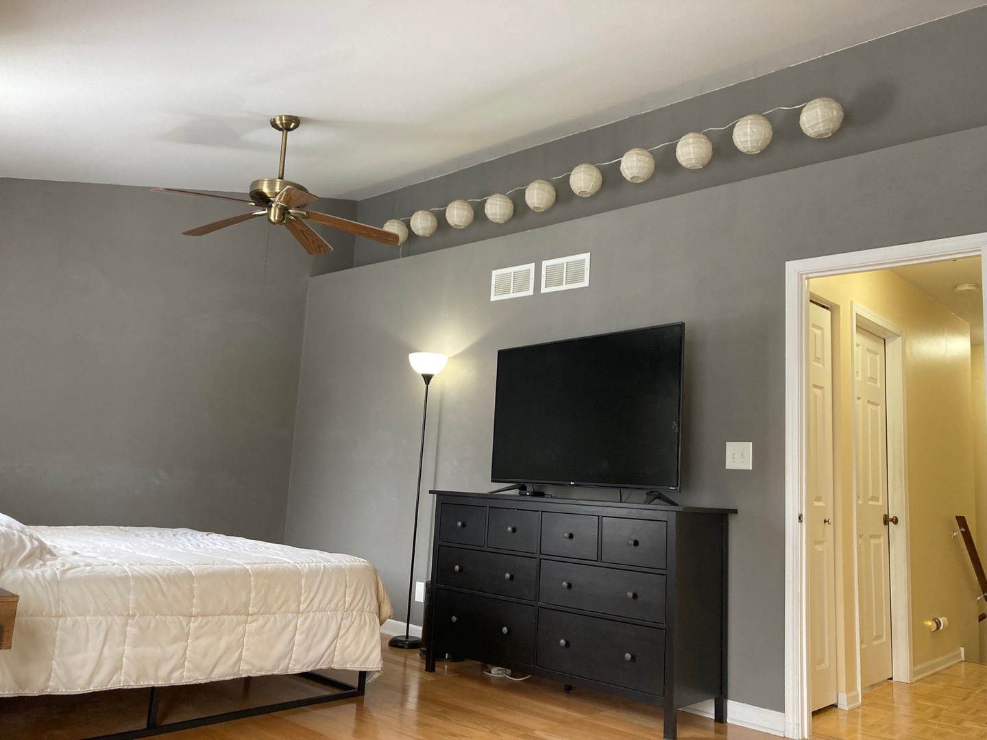 522 Lowell Drive, South Elgin, IL 60177