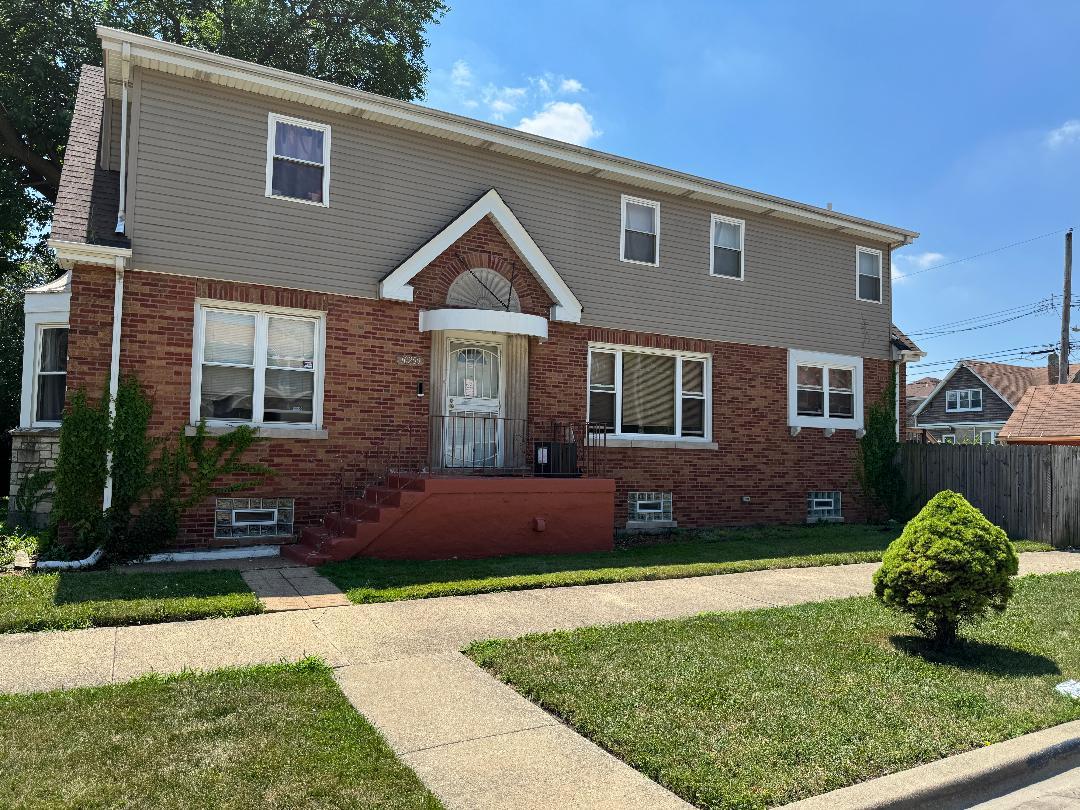 10200 S Rhodes Avenue, Chicago, IL 60628