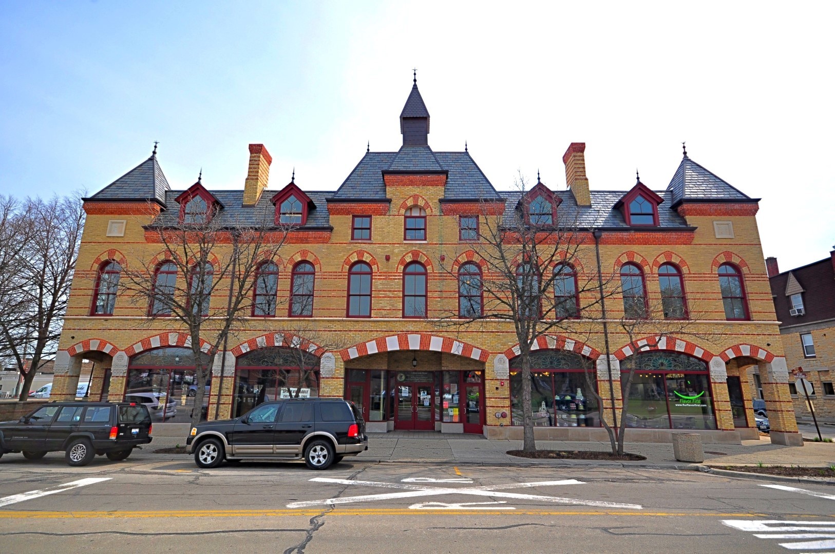 10 E Burlington Street #2C, Riverside, IL 60546