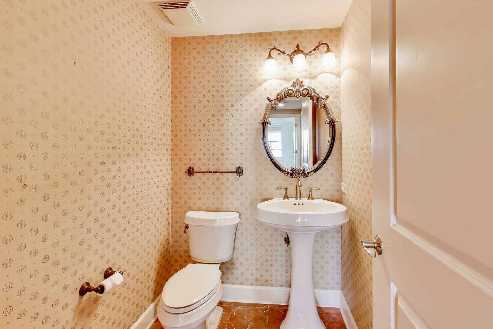 10 E Burlington Street #2C, Riverside, IL 60546