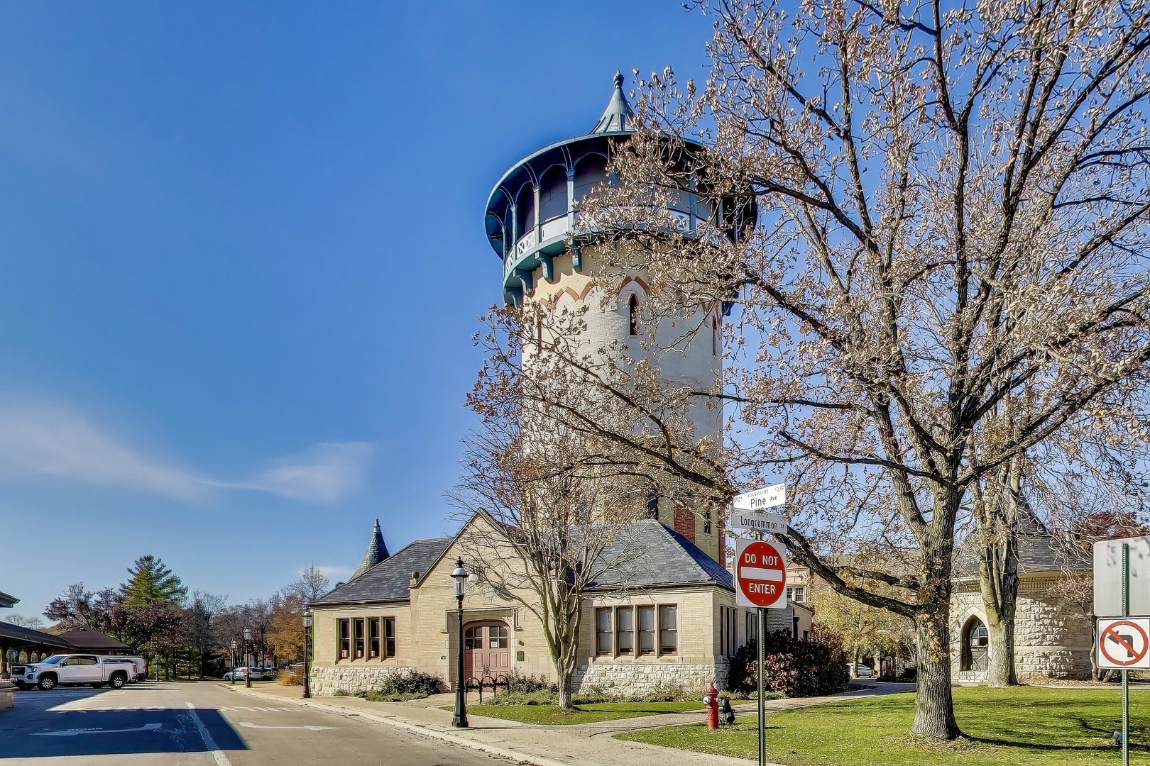 10 E Burlington Street #2C, Riverside, IL 60546