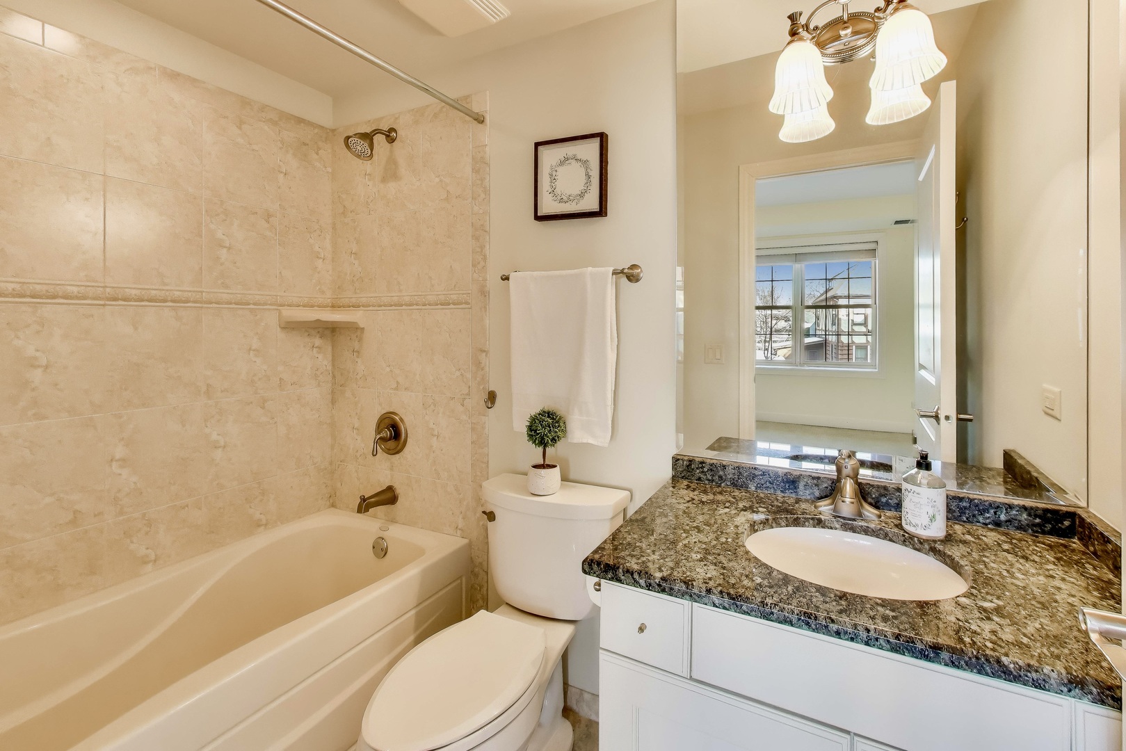 10 E Burlington Street #2C, Riverside, IL 60546