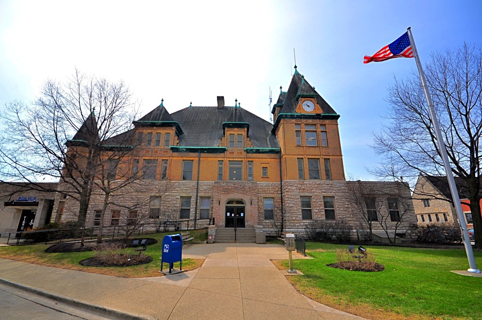 10 E Burlington Street #2C, Riverside, IL 60546