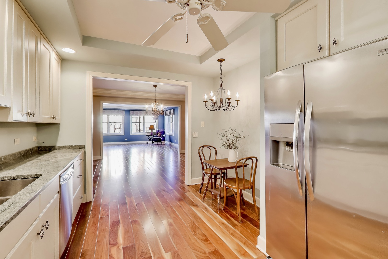 10 E Burlington Street #2C, Riverside, IL 60546