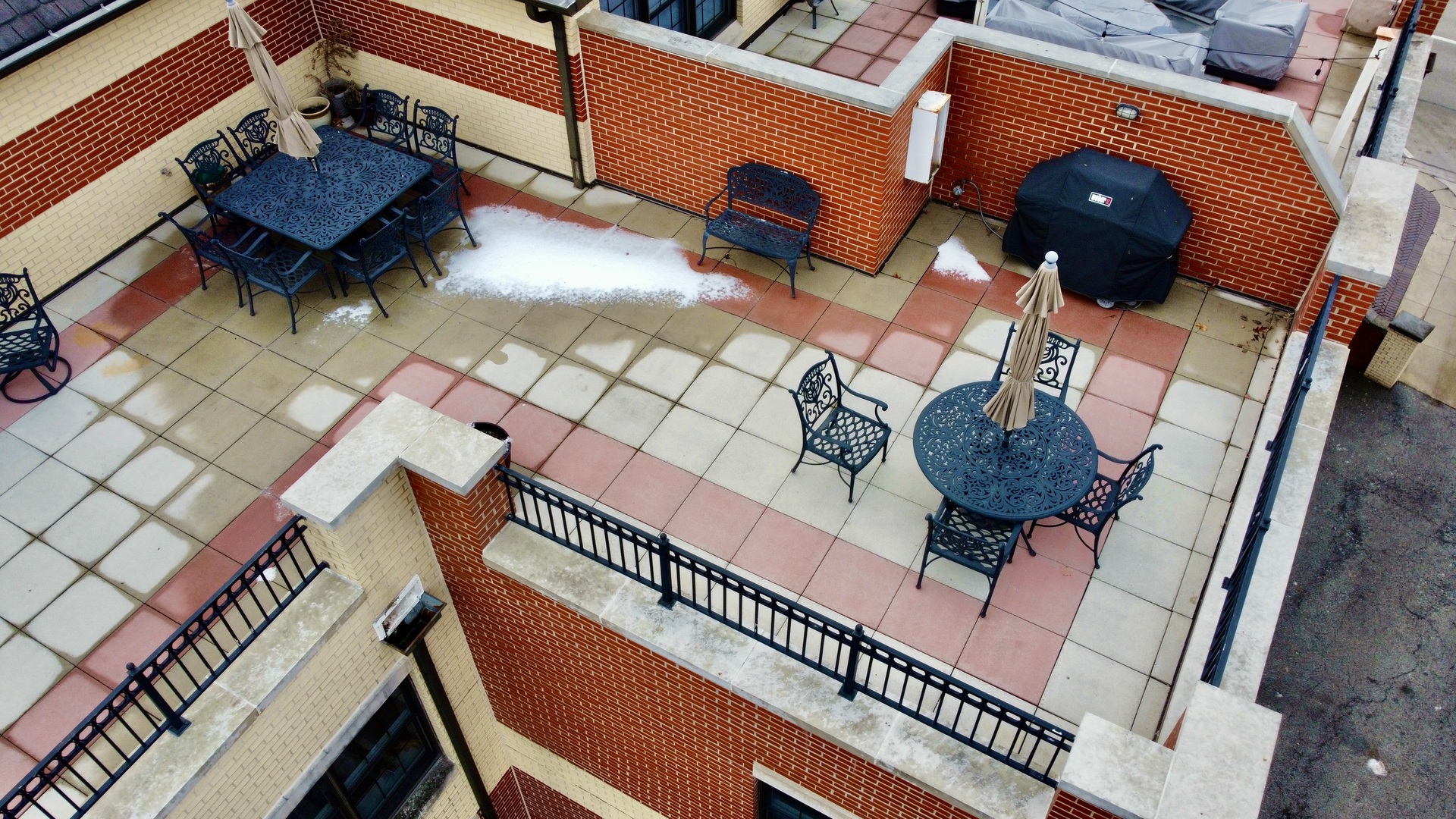 10 E Burlington Street #2C, Riverside, IL 60546