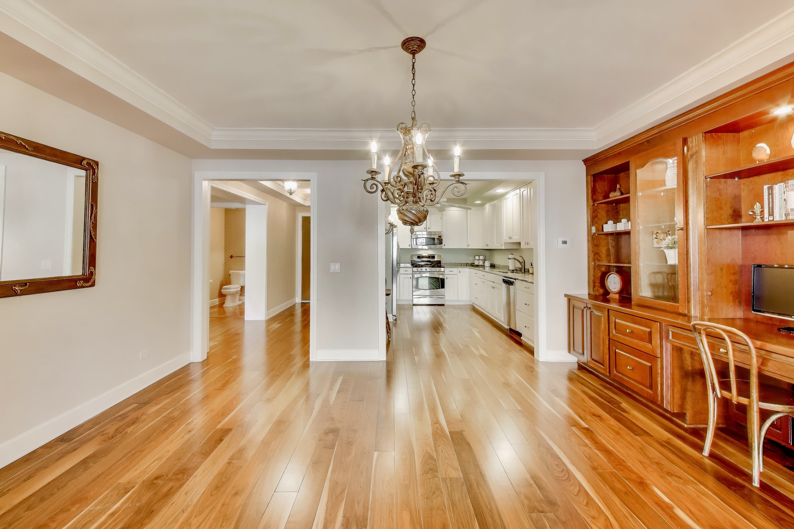 10 E Burlington Street #2C, Riverside, IL 60546