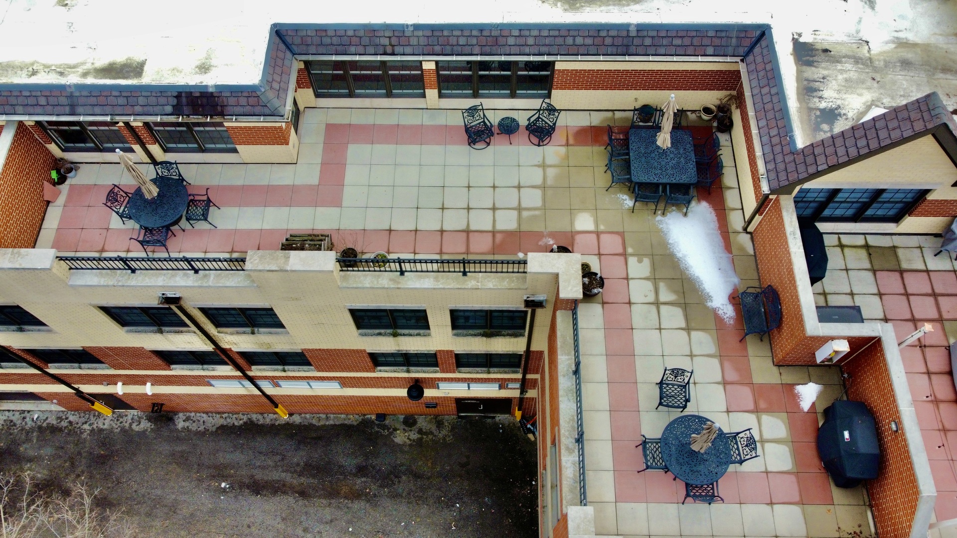 10 E Burlington Street #2C, Riverside, IL 60546