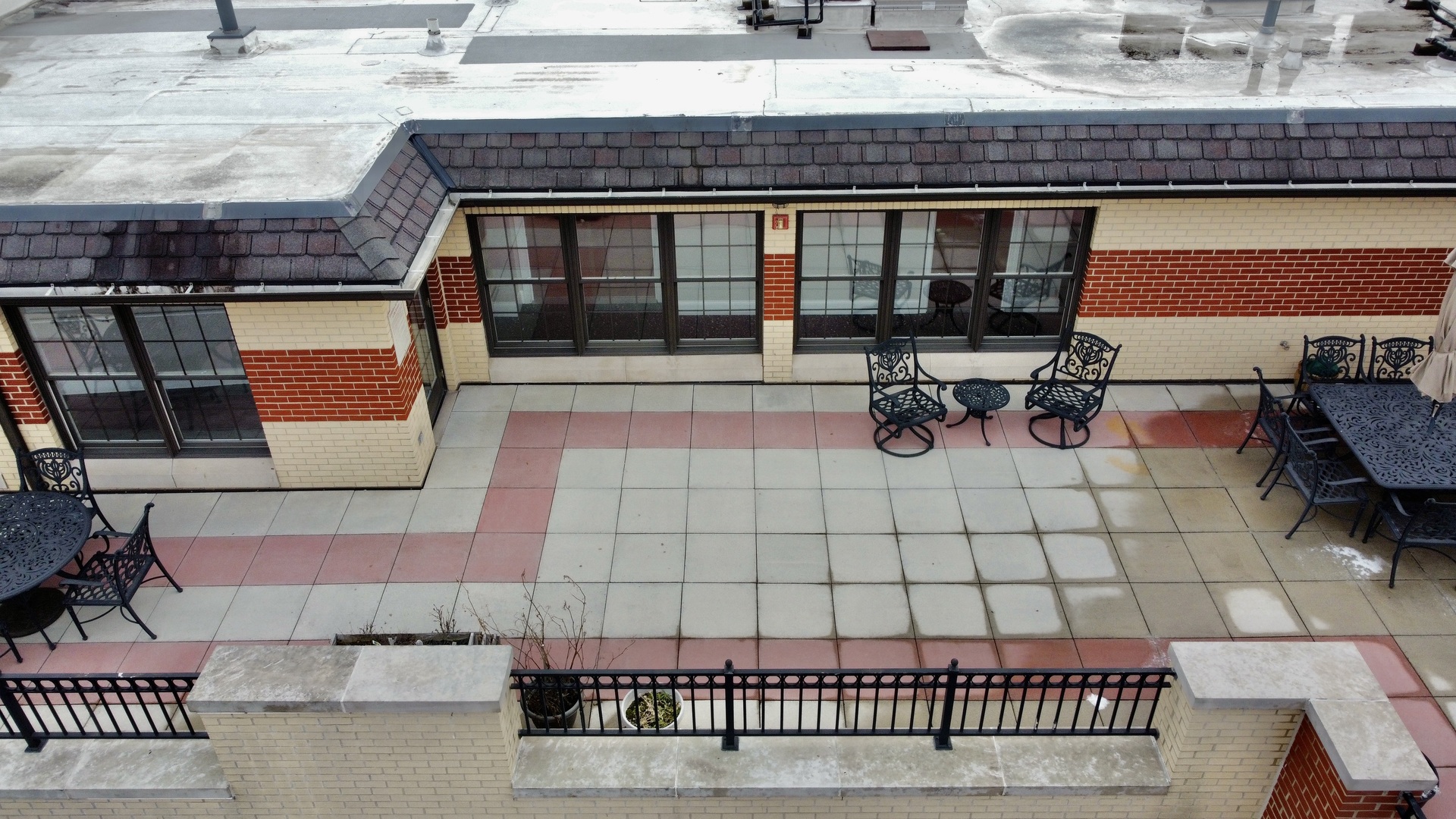 10 E Burlington Street #2C, Riverside, IL 60546