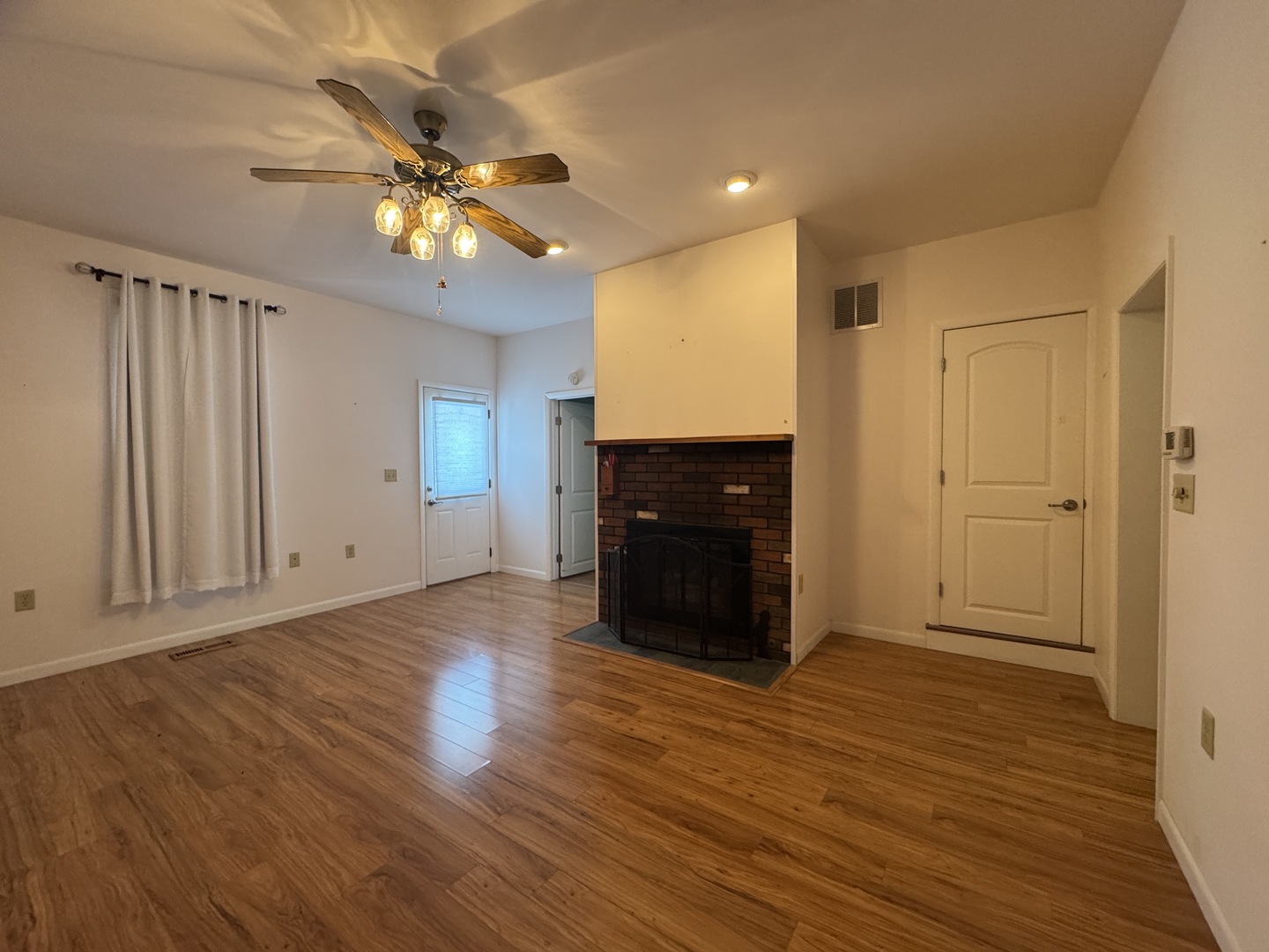 602 E Webster Street, Clinton, IL 61727