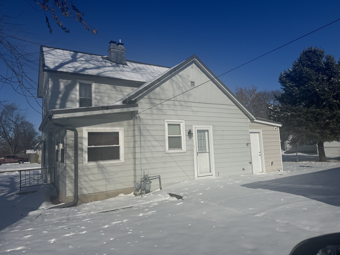 602 E Webster Street, Clinton, IL 61727