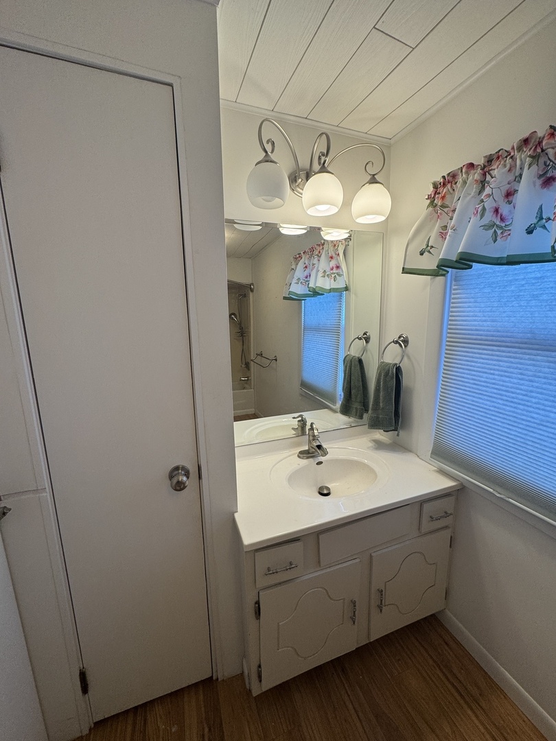 602 E Webster Street, Clinton, IL 61727