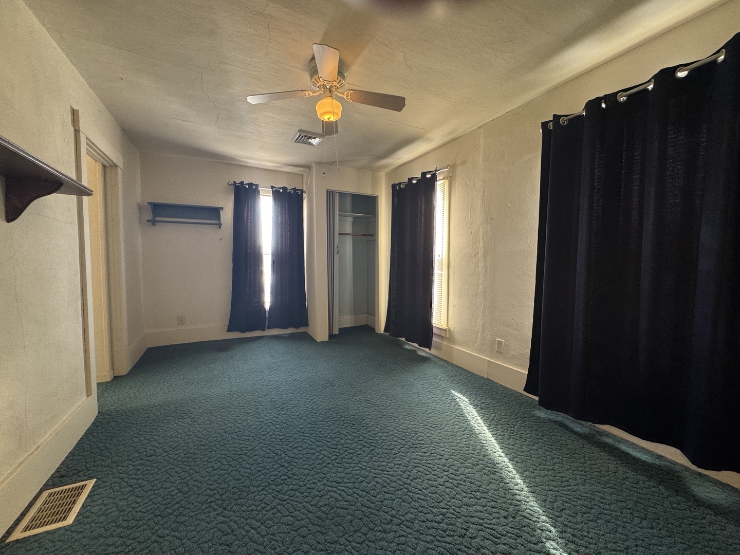 602 E Webster Street, Clinton, IL 61727