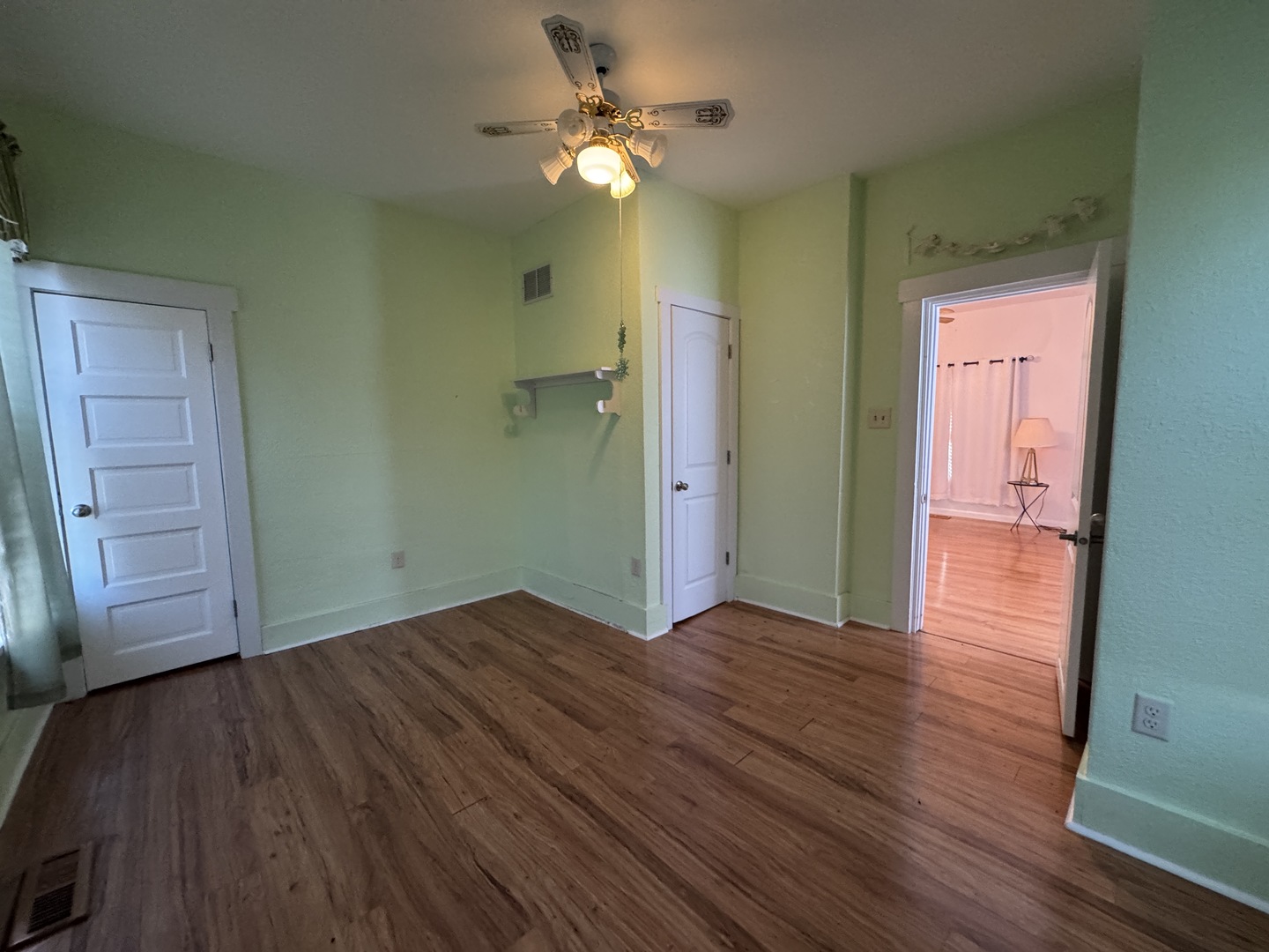 602 E Webster Street, Clinton, IL 61727