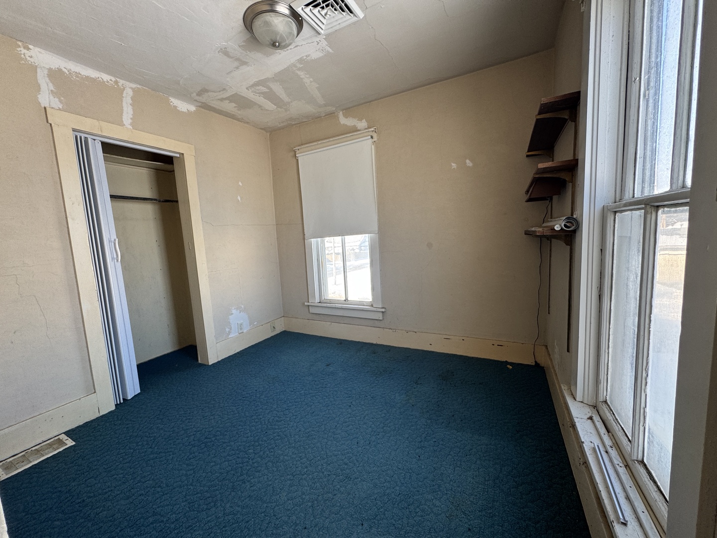 602 E Webster Street, Clinton, IL 61727