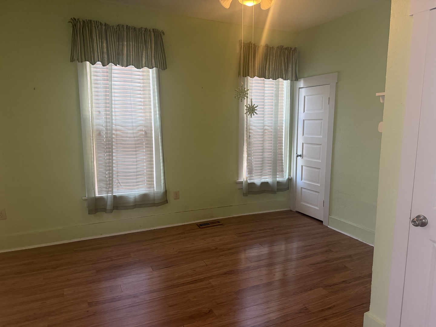 602 E Webster Street, Clinton, IL 61727