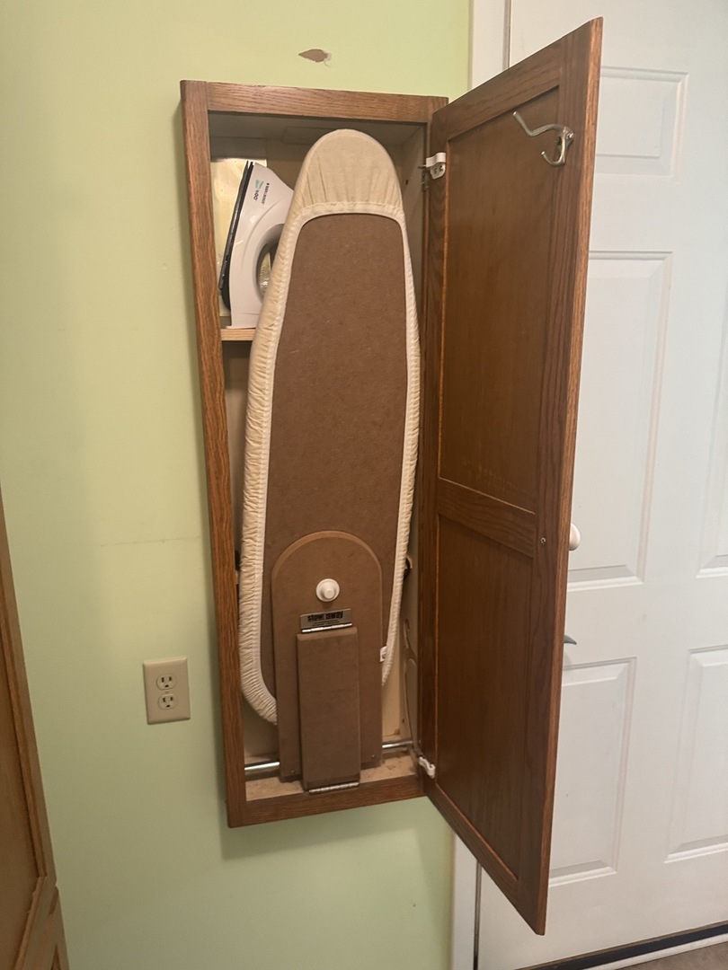 602 E Webster Street, Clinton, IL 61727