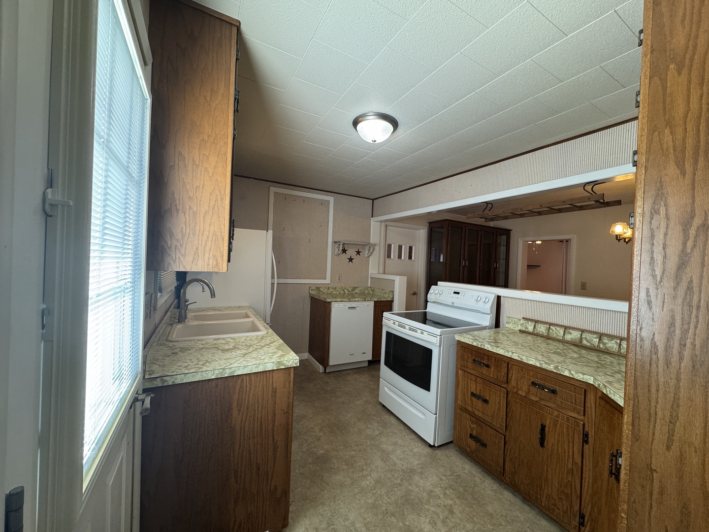 602 E Webster Street, Clinton, IL 61727