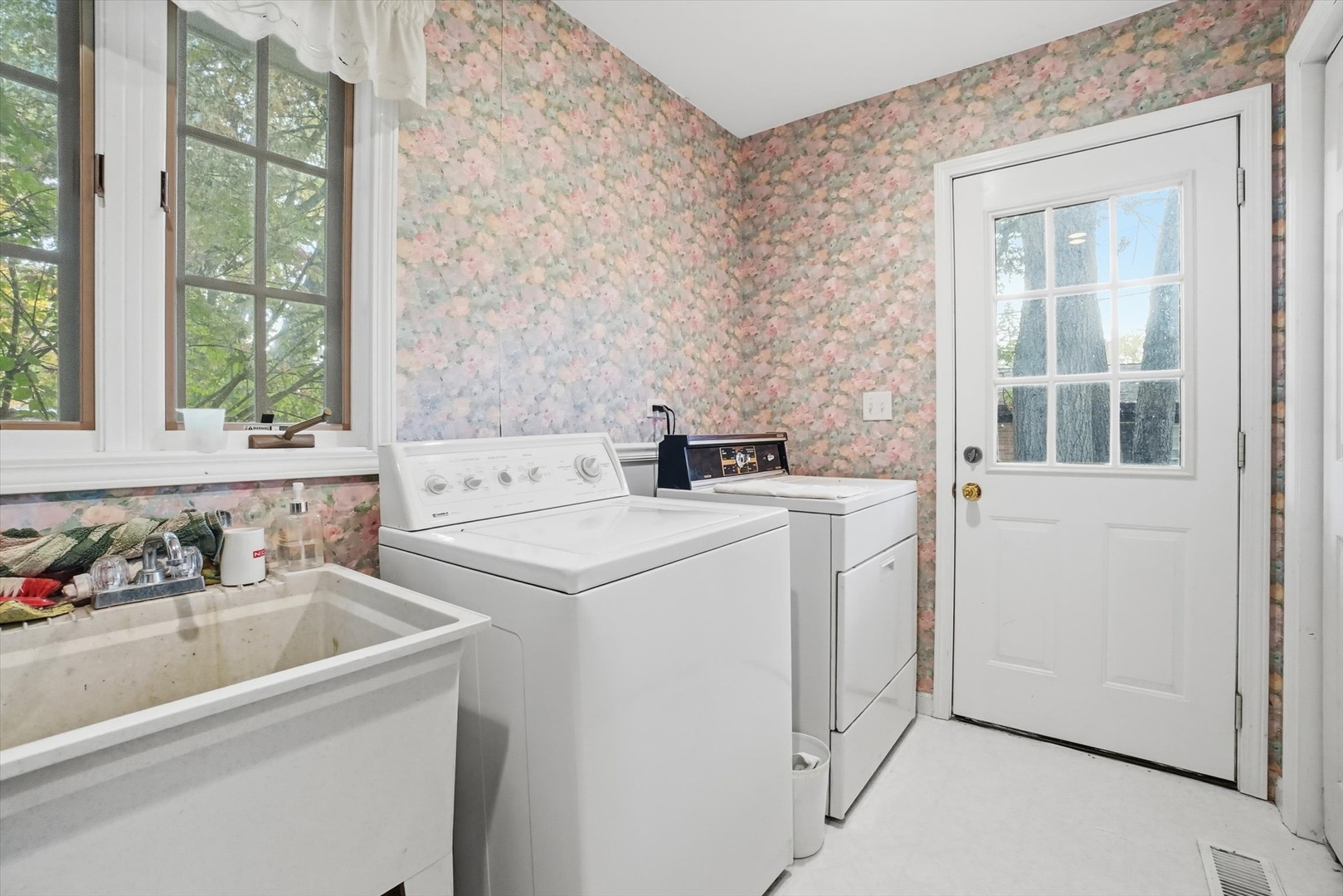 821 Killarney Pass Circle, Mundelein, IL 60060