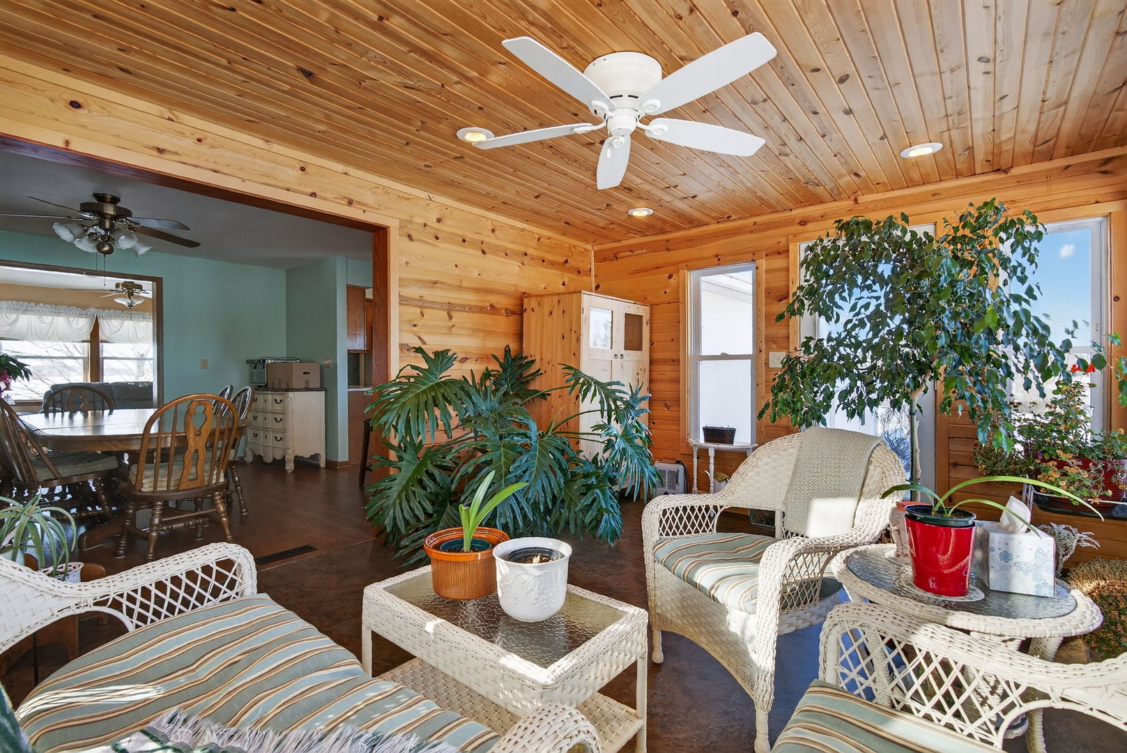 2420 N Dwight Road, Morris, IL 60450