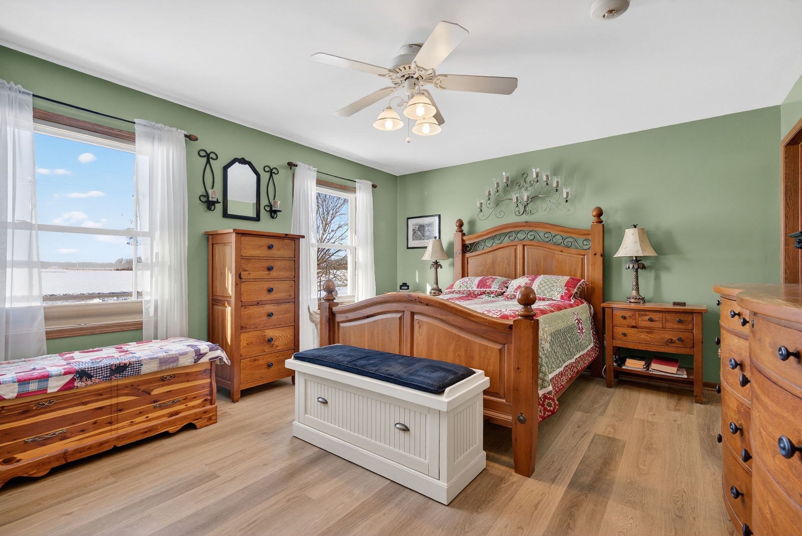 2420 N Dwight Road, Morris, IL 60450