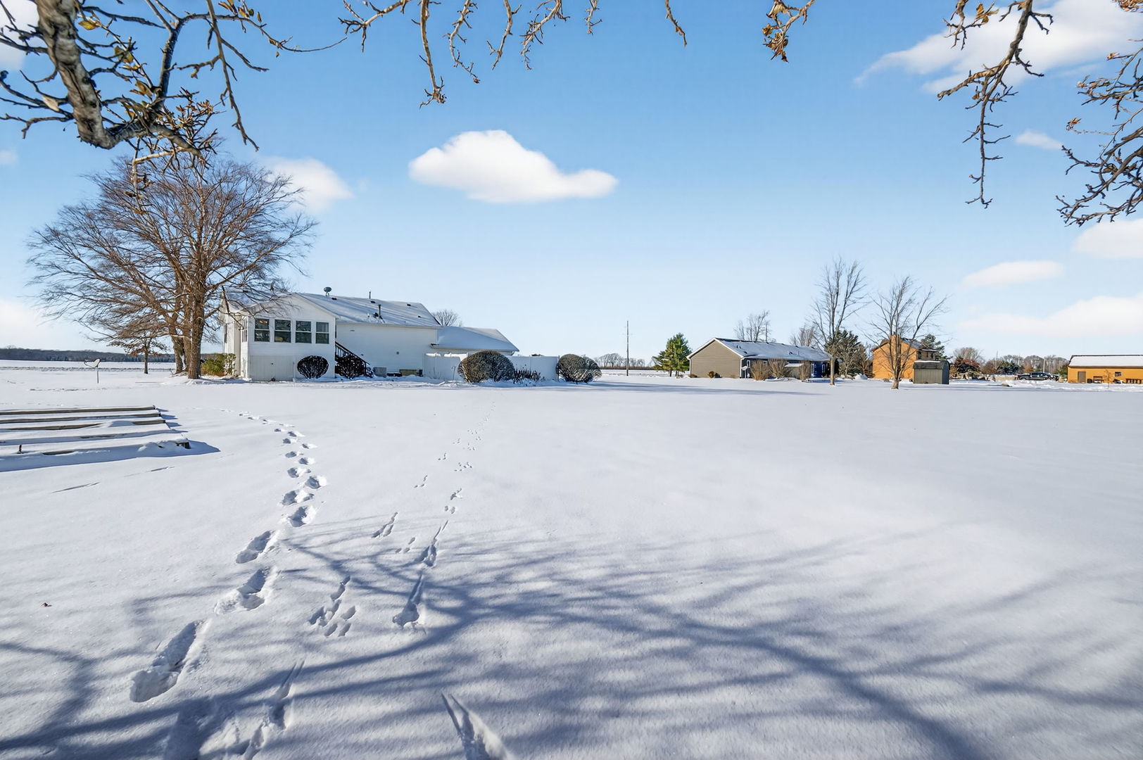 2420 N Dwight Road, Morris, IL 60450