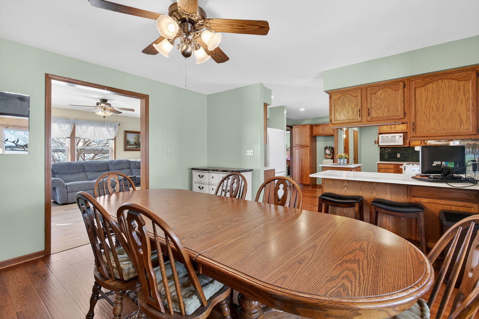 2420 N Dwight Road, Morris, IL 60450