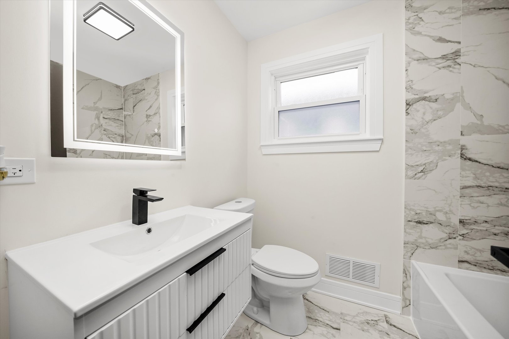 6709 W 59th Street, Chicago, IL 60638