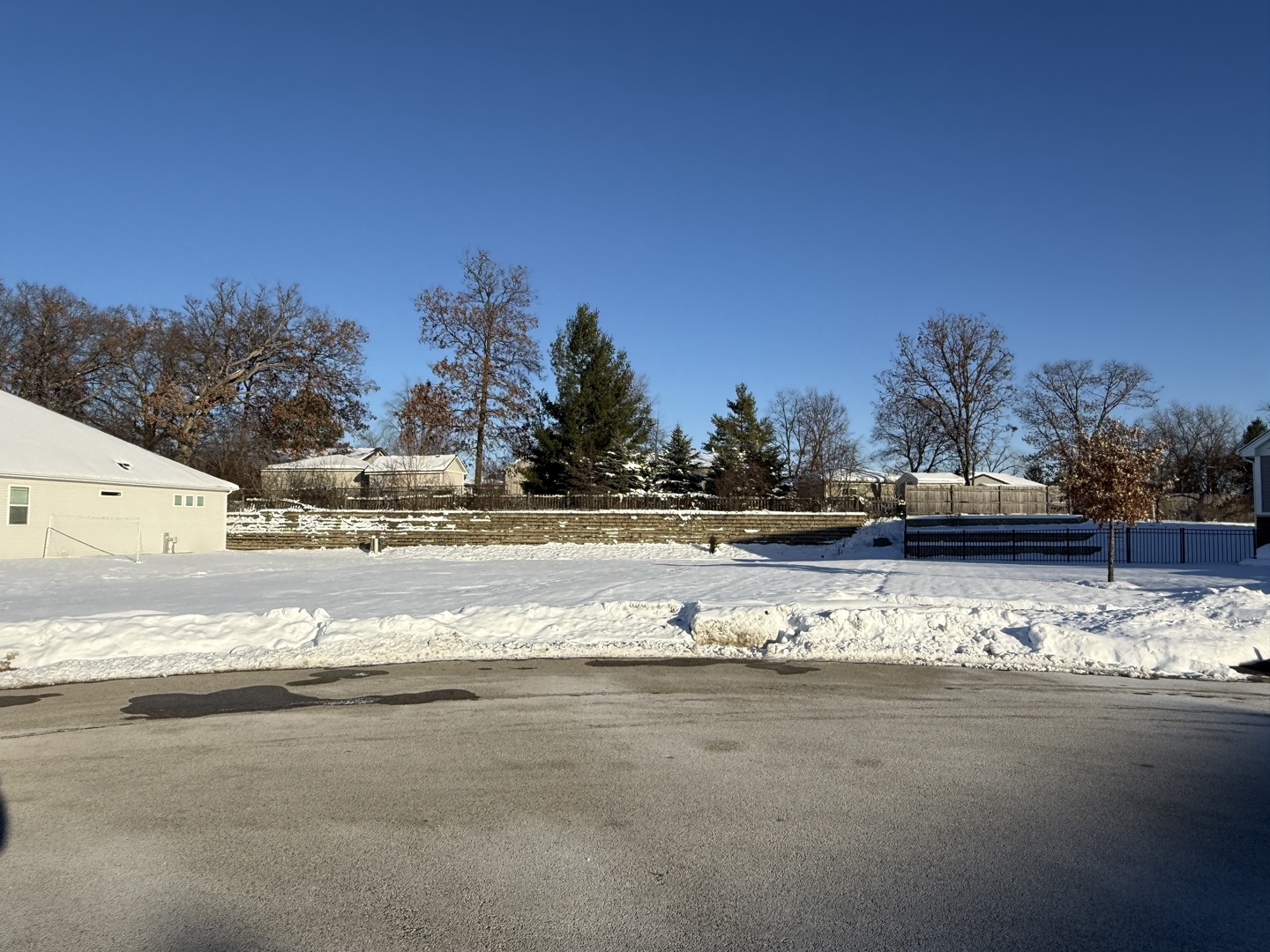 27 Lake Vista Court, Lake Villa, IL 60046