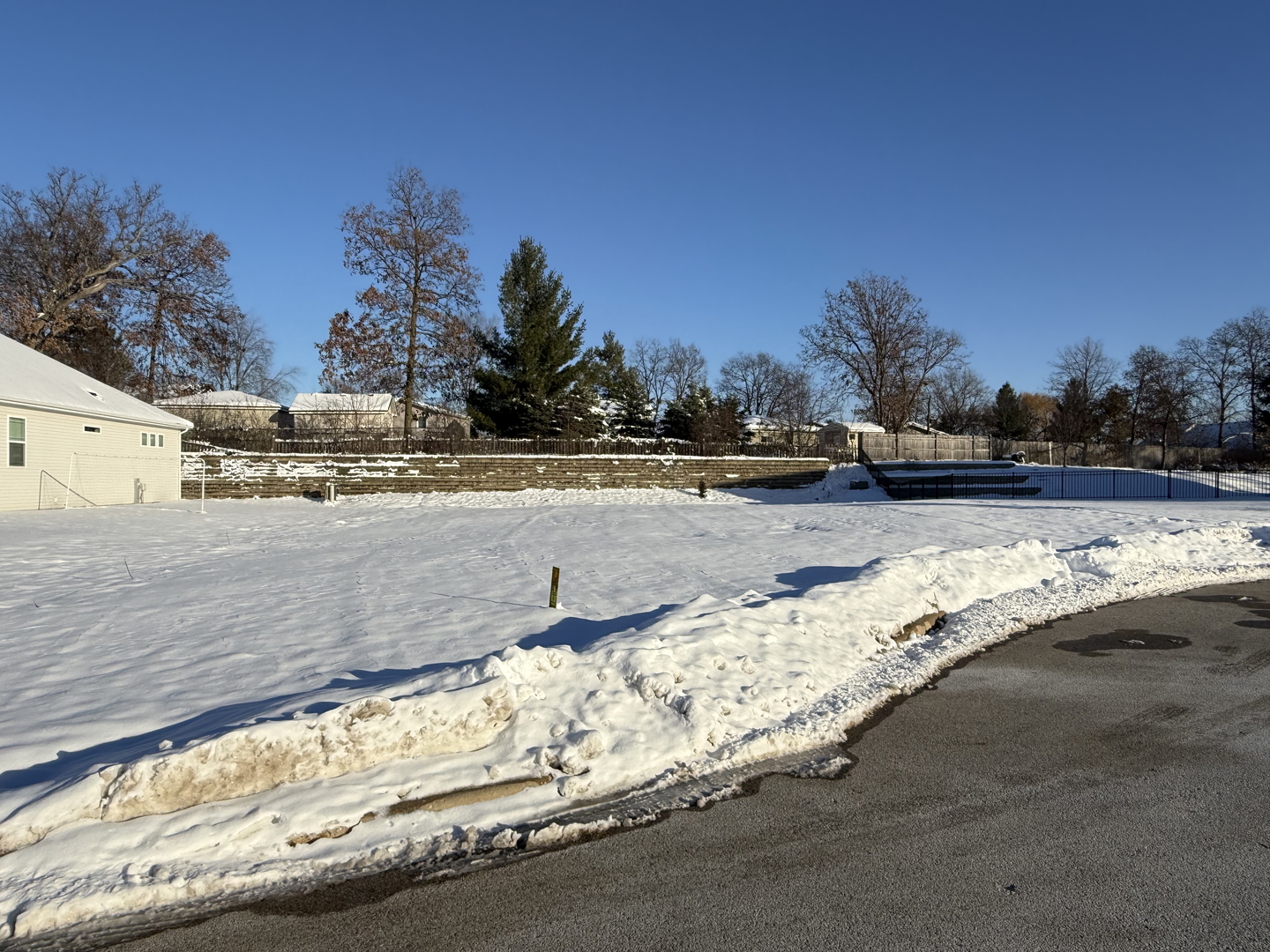 27 Lake Vista Court, Lake Villa, IL 60046