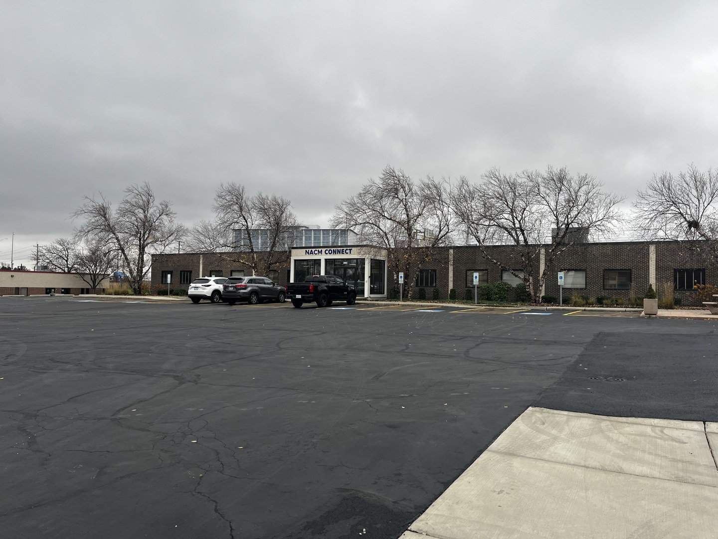 3005 Tollview Drive, Rolling Meadows, IL 60008